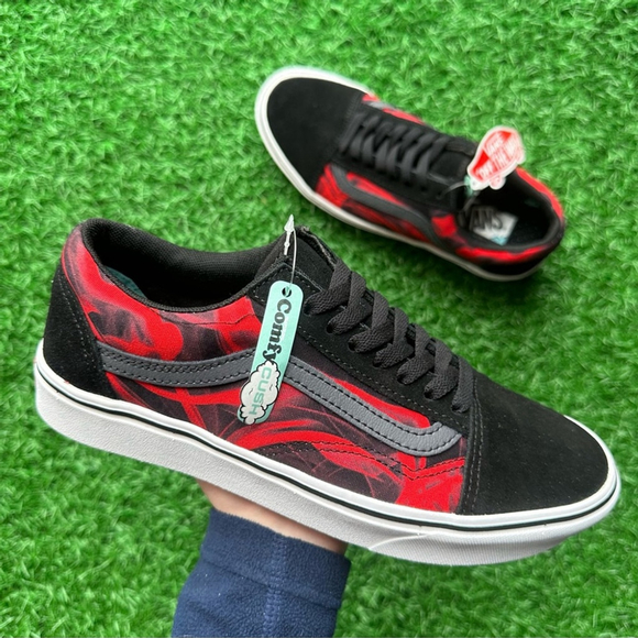 Vans Shoes - Vans Comfycush Old Skool After Dark Black / Red